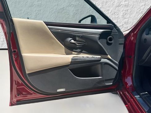 Used 2019 Lexus ES 300h FWD image 20