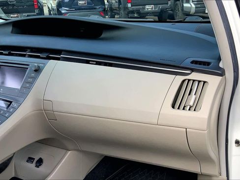 Used 2013 Toyota Prius Four image 17