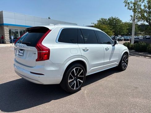 Used 2022 Volvo XC90 T6 Momentum w/ Advanced Package AWD/4WD image 6