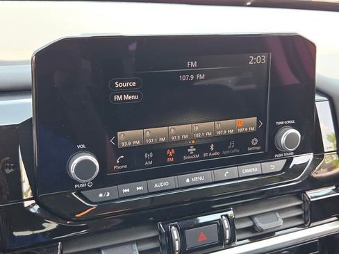 Used 2025 Nissan Pathfinder SV FWD image 21