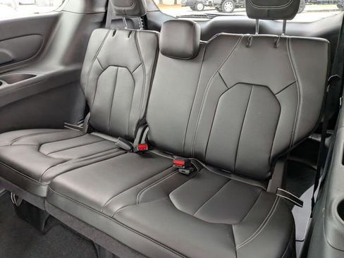 New 2026 Chrysler Pacifica Select image 23