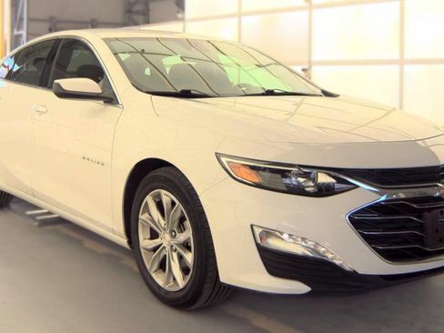 Used 2023 Chevrolet Malibu LT FWD image 2