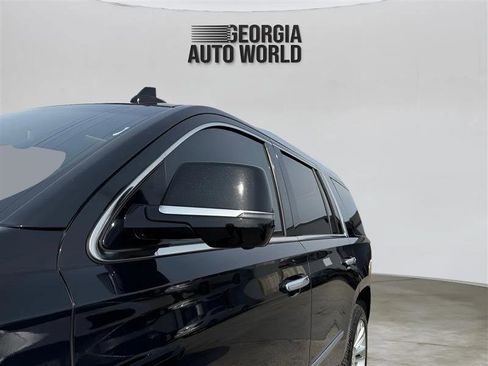 Used 2018 Cadillac Escalade Platinum image 9