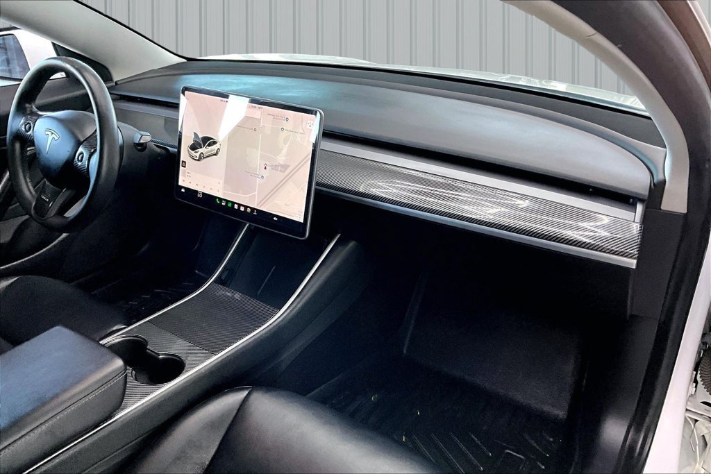 Used 2020 Tesla Model 3 Standard Range Plus RWD image 25