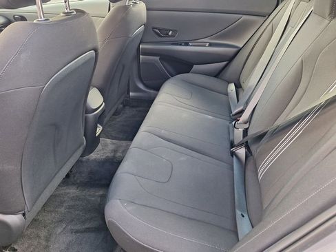 New 2025 Hyundai Elantra SEL image 12