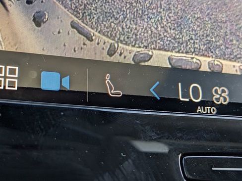 New 2025 Volvo XC40 B5 Core w/ Protection Package Premier image 29