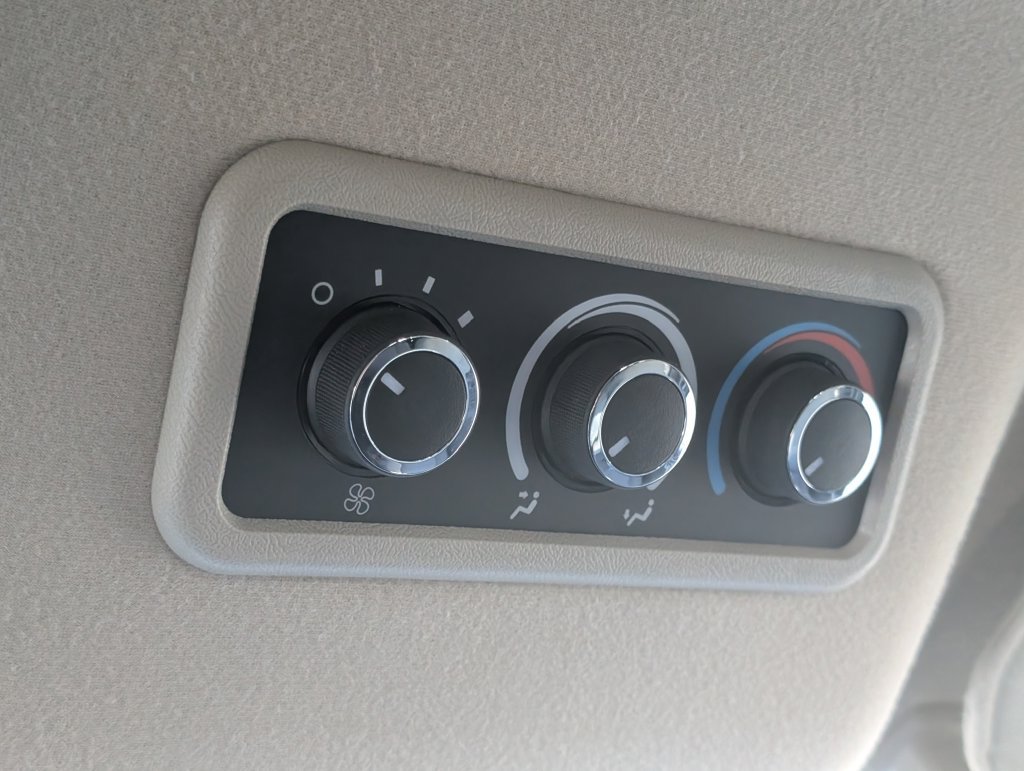 Used 2025 Chevrolet Express 3500 LT w/ LT Preferred Equipment Group RWD image 23