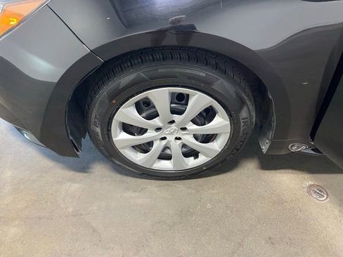 Used 2023 Toyota Corolla LE FWD image 30