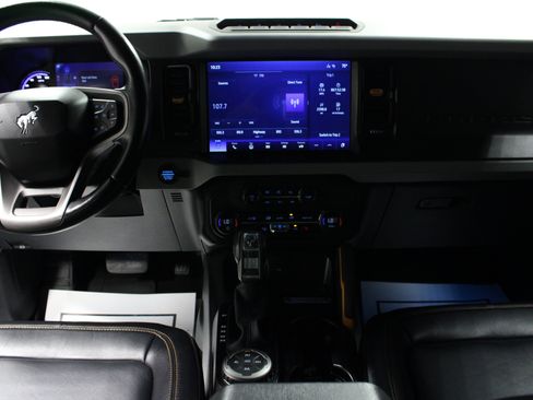 Used 2023 Ford Bronco Badlands AWD/4WD image 18