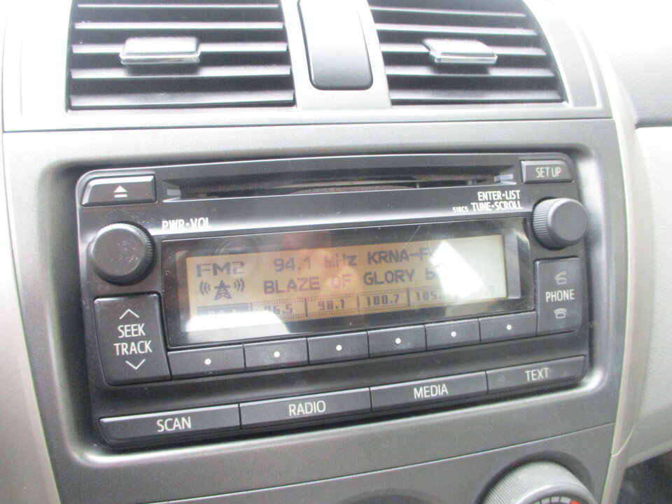 Used 2012 Toyota Corolla LE FWD image 29