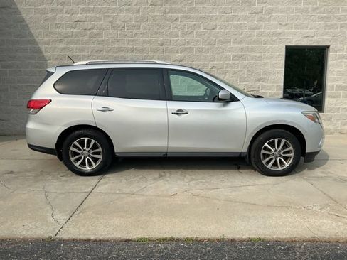 Used 2014 Nissan Pathfinder SV AWD/4WD image 9