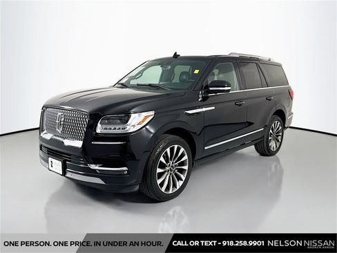 Used 2021 Lincoln Navigator Reserve image 1