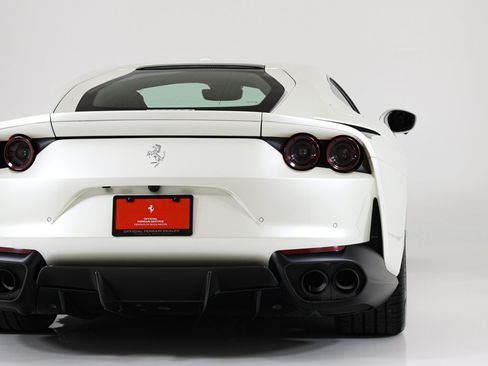 Used 2020 Ferrari 812 Superfast RWD image 24