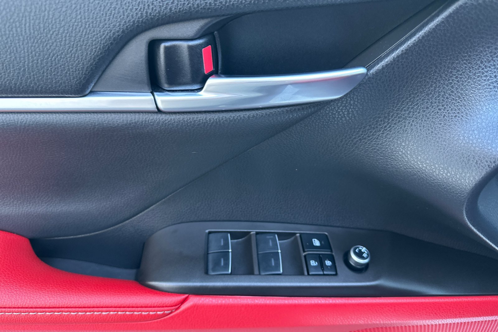 Certified 2023 Toyota Camry XSE FWD image 11