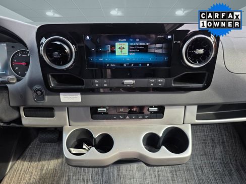 Used 2022 Mercedes-Benz Sprinter 2500 image 24