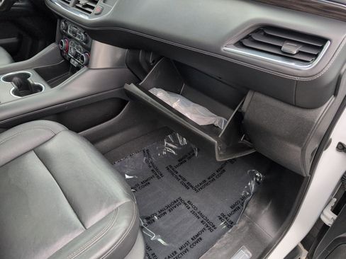 Used 2022 Chevrolet Tahoe Z71 w/ Luxury Package image 32