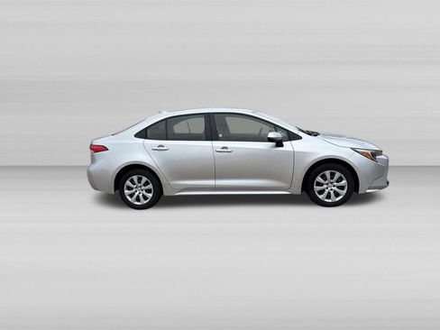 Used 2025 Toyota Corolla LE FWD image 3