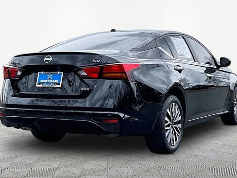 Used 2024 Nissan Altima 2.5 SV image 6