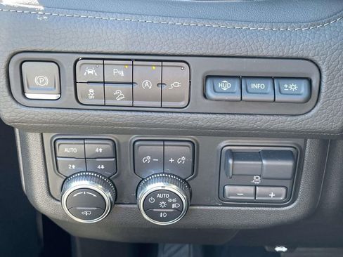 Used 2021 GMC Yukon Denali w/ Denali Ultimate Package image 21