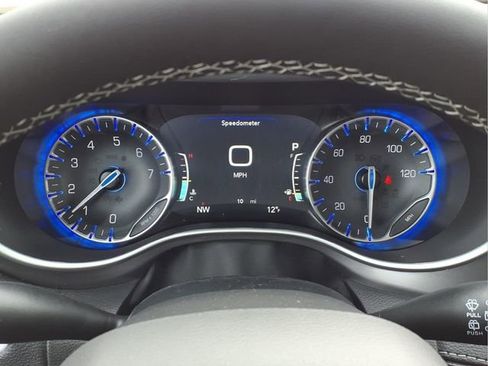 New 2026 Chrysler Pacifica Select w/ S Appearance Package image 28