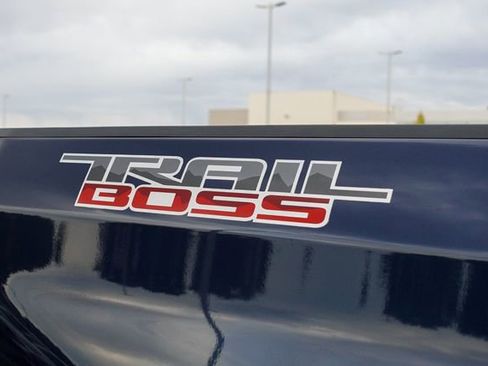 Used 2021 Chevrolet Silverado 1500 LT Trail Boss image 9