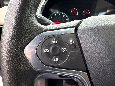 Used 2023 Chevrolet Traverse LS image 21