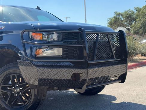 Used 2021 Chevrolet Silverado 1500 Custom Trail Boss AWD/4WD image 3