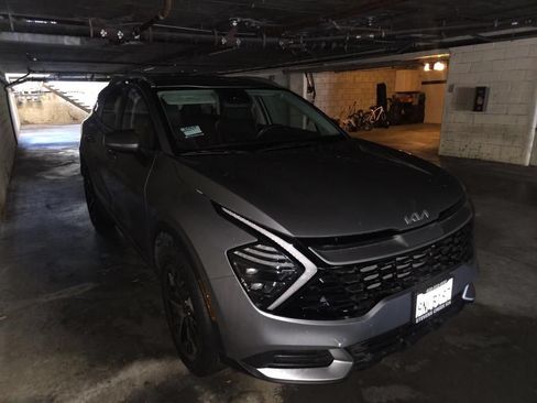 Used 2024 Kia Sportage EX AWD/4WD image 6