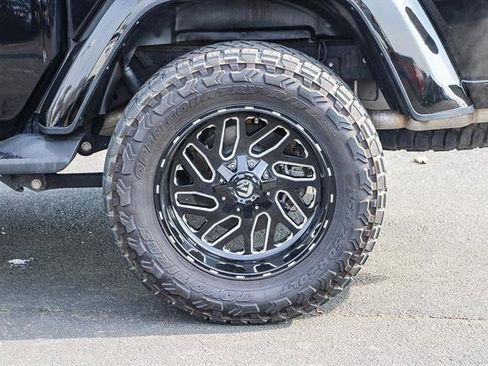 Used 2023 Jeep Gladiator Overland image 10