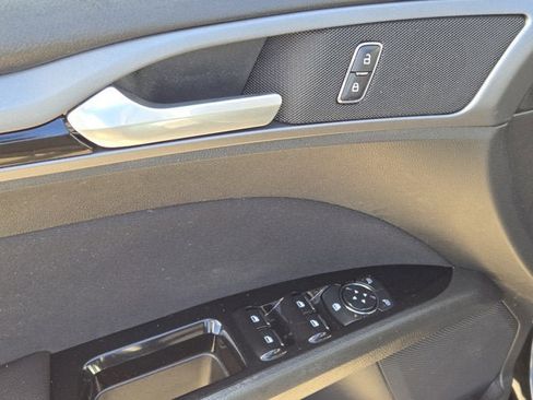 Used 2013 Ford Fusion SE image 20