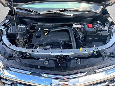 Certified 2025 Chevrolet Equinox LT w/ Safety and Technology Package FWD image 11