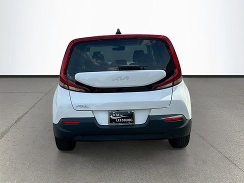 Certified 2022 Kia Soul LX w/ Technology Package FWD image 6