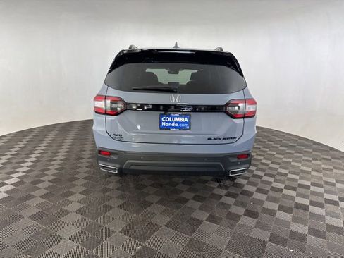 Certified 2025 Honda Pilot Black Edition image 5