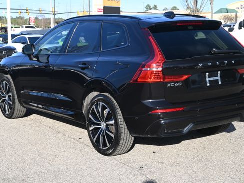 Used 2025 Volvo XC60 B5 Plus image 9