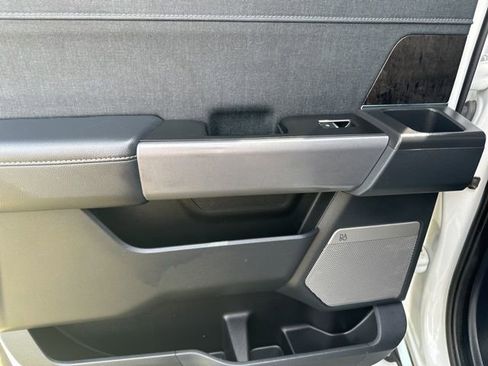 Used 2022 Ford F150 Lariat image 32