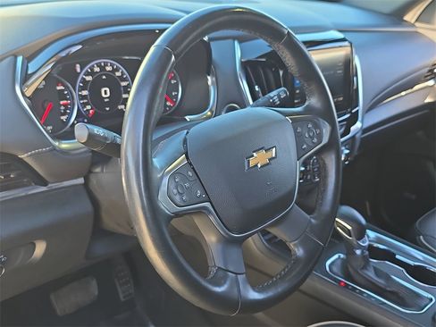 Used 2023 Chevrolet Traverse Premier image 21