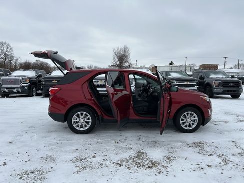 Used 2019 Chevrolet Equinox LT image 18