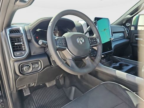 Used 2026 RAM 2500 Laramie AWD/4WD image 9