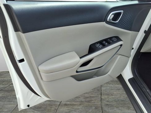 Used 2024 Kia Soul EX FWD image 14