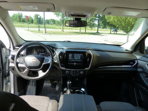 Used 2019 Chevrolet Traverse LS AWD/4WD image 37