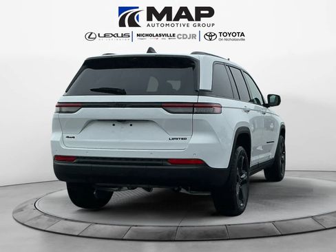 New 2025 Jeep Grand Cherokee Limited w/ Luxury Tech Group II AWD/4WD image 6
