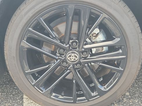 Used 2025 Toyota Camry SE FWD image 10