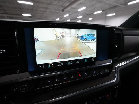 Used 2022 Chevrolet Silverado 1500 High Country w/ High Country Premium Package AWD/4WD image 19