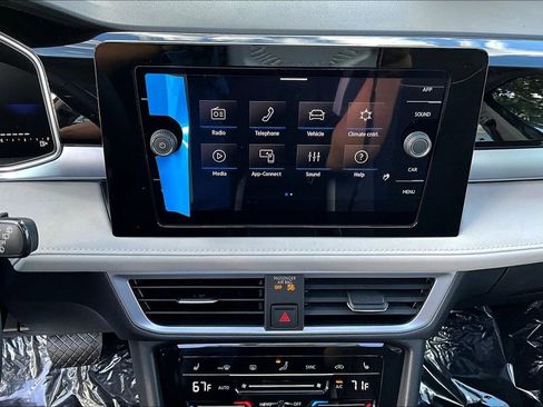 New 2026 Volkswagen Taos SE image 16