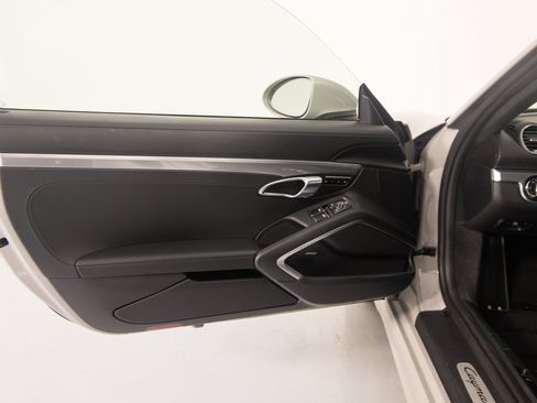 Used 2024 Porsche 718 Cayman GTS RWD image 17
