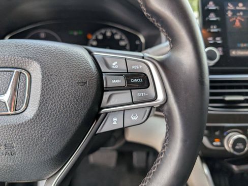 Used 2018 Honda Accord Touring image 26