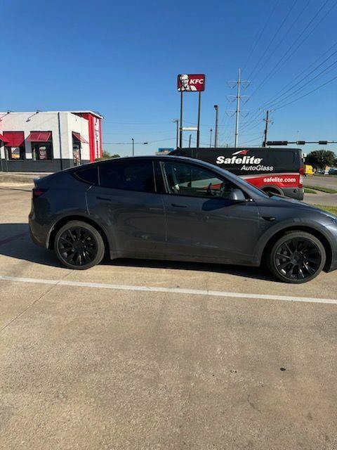 Used 2023 Tesla Model Y Long Range AWD/4WD image 3