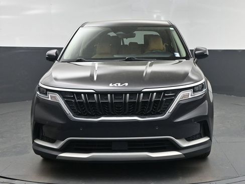 Certified 2022 Kia Carnival EX image 6