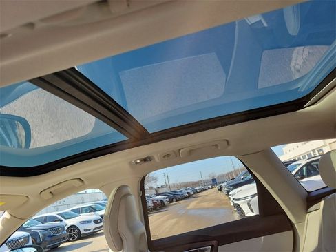 Used 2018 Volvo XC60 T6 Inscription w/ Luxury Seat Package image 18