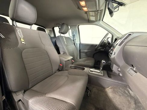 Used 2018 Nissan Frontier PRO-4X AWD/4WD image 31